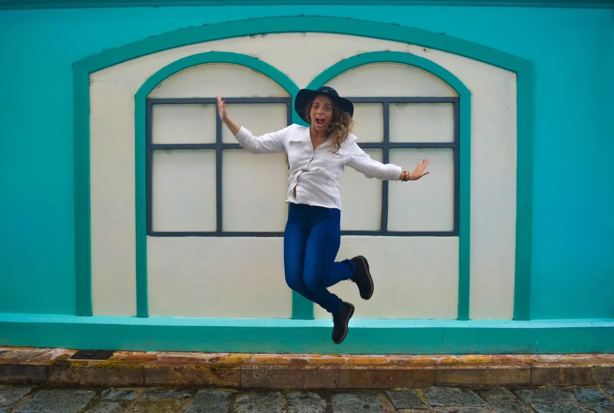 Jumping shot on Guayaquil with Samuel Hubbard Shoes