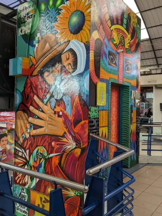 Murales en el Mercado 10 de Agosto