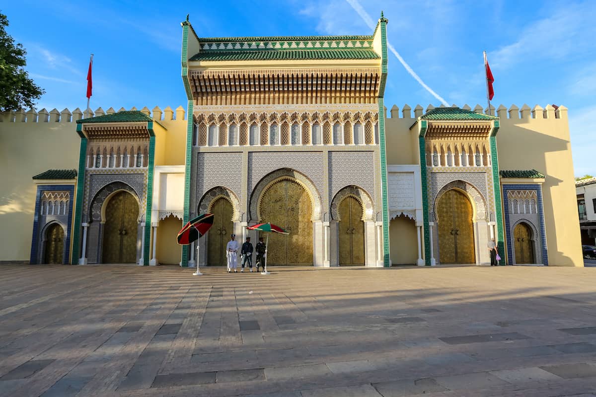 Take a photo of the Royal Palace doors